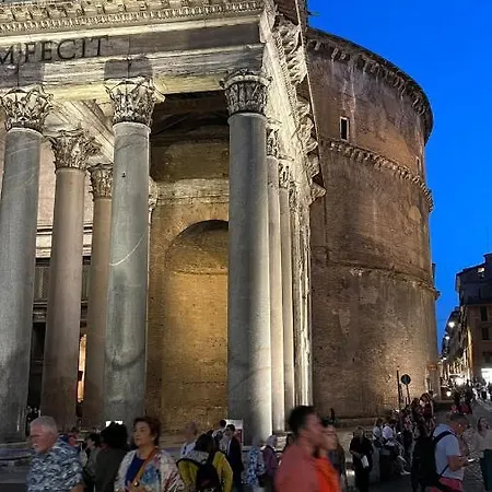 Ele Pantheon Rome