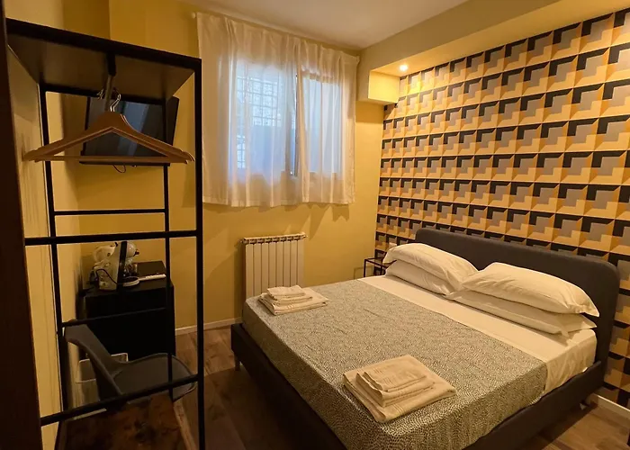 Ele Pantheon Lägenhet *